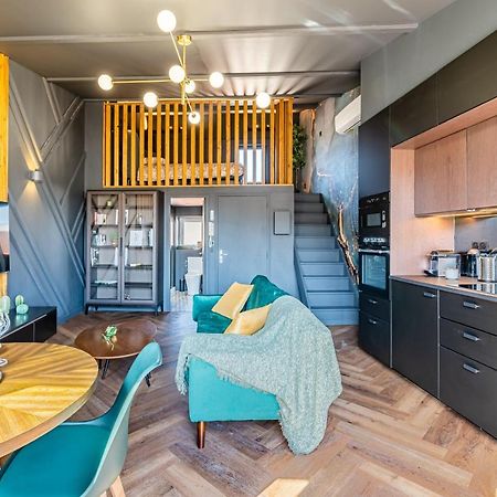 Loft En Ville - Duplex Terrasse Coeur Historique Avec Vue Degagee & Parking Souterrain Offert La Ciotat Exteriör bild