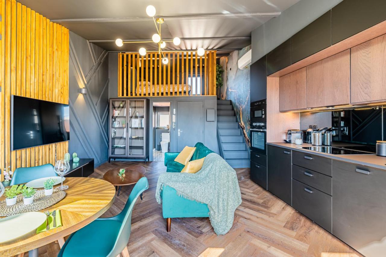 Loft En Ville - Duplex Terrasse Coeur Historique Avec Vue Degagee & Parking Souterrain Offert La Ciotat Exteriör bild