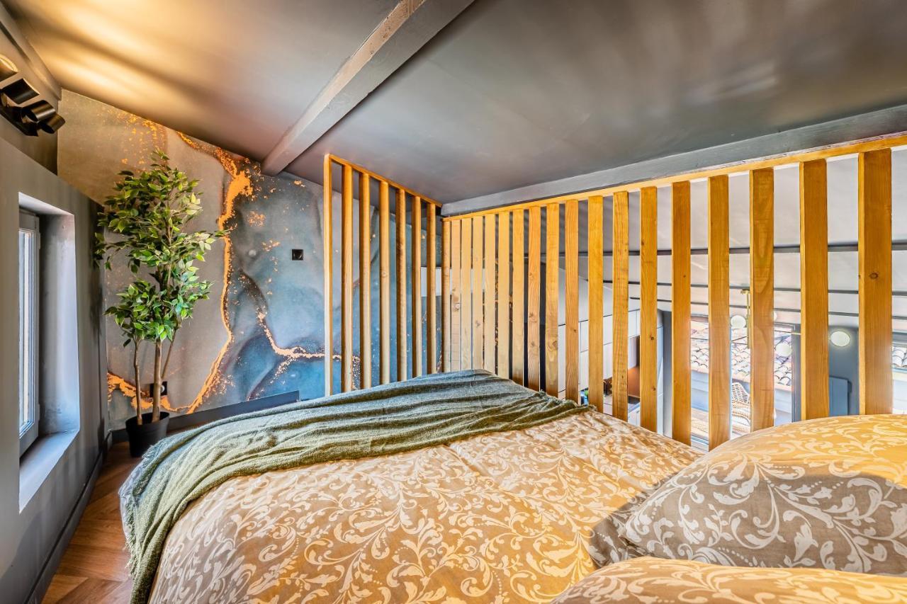 Loft En Ville - Duplex Terrasse Coeur Historique Avec Vue Degagee & Parking Souterrain Offert La Ciotat Exteriör bild
