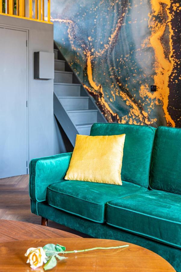 Loft En Ville - Duplex Terrasse Coeur Historique Avec Vue Degagee & Parking Souterrain Offert La Ciotat Exteriör bild